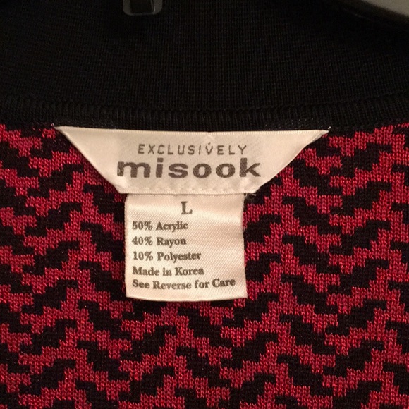 Red Misook brand sweater/jacket - Picture 2 of 3